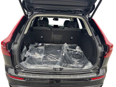 New 2026 Volvo XC60 T8 Ultra w/ Protection Package Premier image 5
