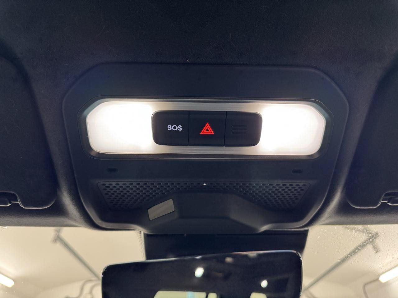 Used 2022 Rivian R1S Launch Edition Quad AWD/4WD image 27
