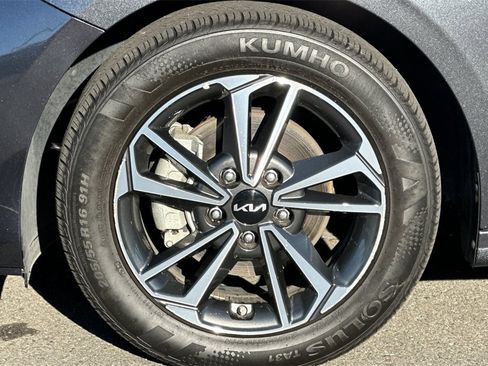 Used 2023 Kia Forte LXS w/ LXS Technology Package image 23