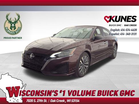 Used 2024 Nissan Altima 2.5 SV image 1
