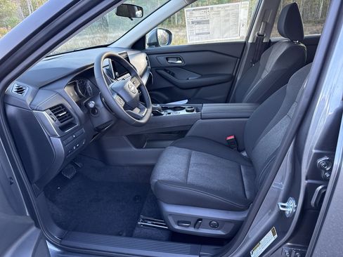 New 2026 Nissan Rogue SV image 4