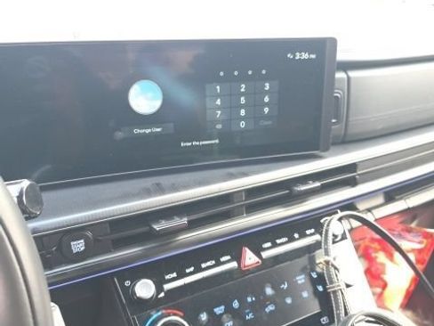 Used 2025 Hyundai Santa Fe Calligraphy AWD/4WD image 3