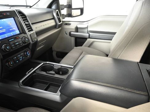 Used 2022 Ford F250 XLT w/ Black Appearance Package AWD/4WD image 31