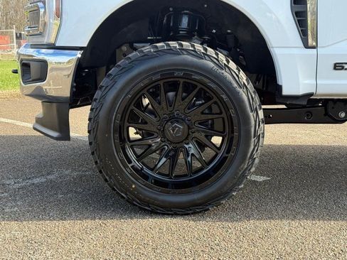 Used 2024 Ford F250 Lariat AWD/4WD image 9