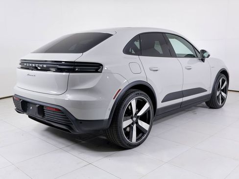 New 2026 Porsche Macan 4 Electric AWD/4WD image 33