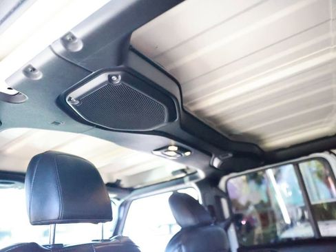 Used 2023 Jeep Wrangler Unlimited Sahara AWD/4WD image 38