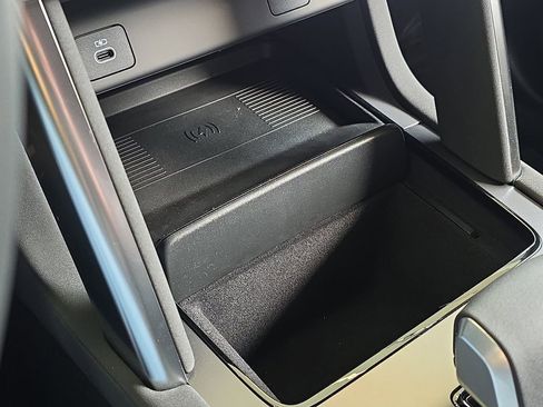 New 2026 Land Rover Discovery Sport Landmark image 25