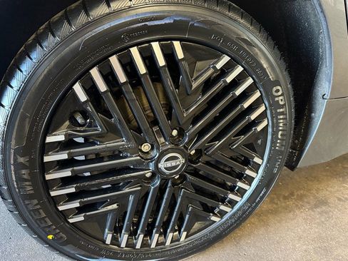 Used 2024 Nissan Leaf SV Plus image 11