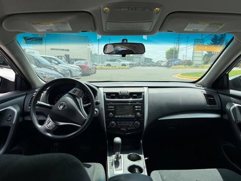 Used 2015 Nissan Altima 2.5 S w/ Sport Value Package FWD image 5