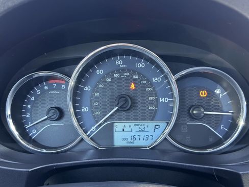 Used 2015 Toyota Corolla LE image 22