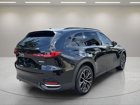 Certified 2025 MAZDA CX-70 Plug-In Hybrid w/ Premium Plus AWD/4WD image 6