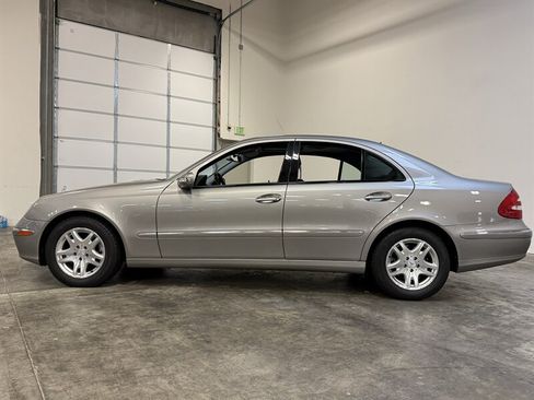 Used 2006 Mercedes-Benz E 350 4MATIC Sedan image 4