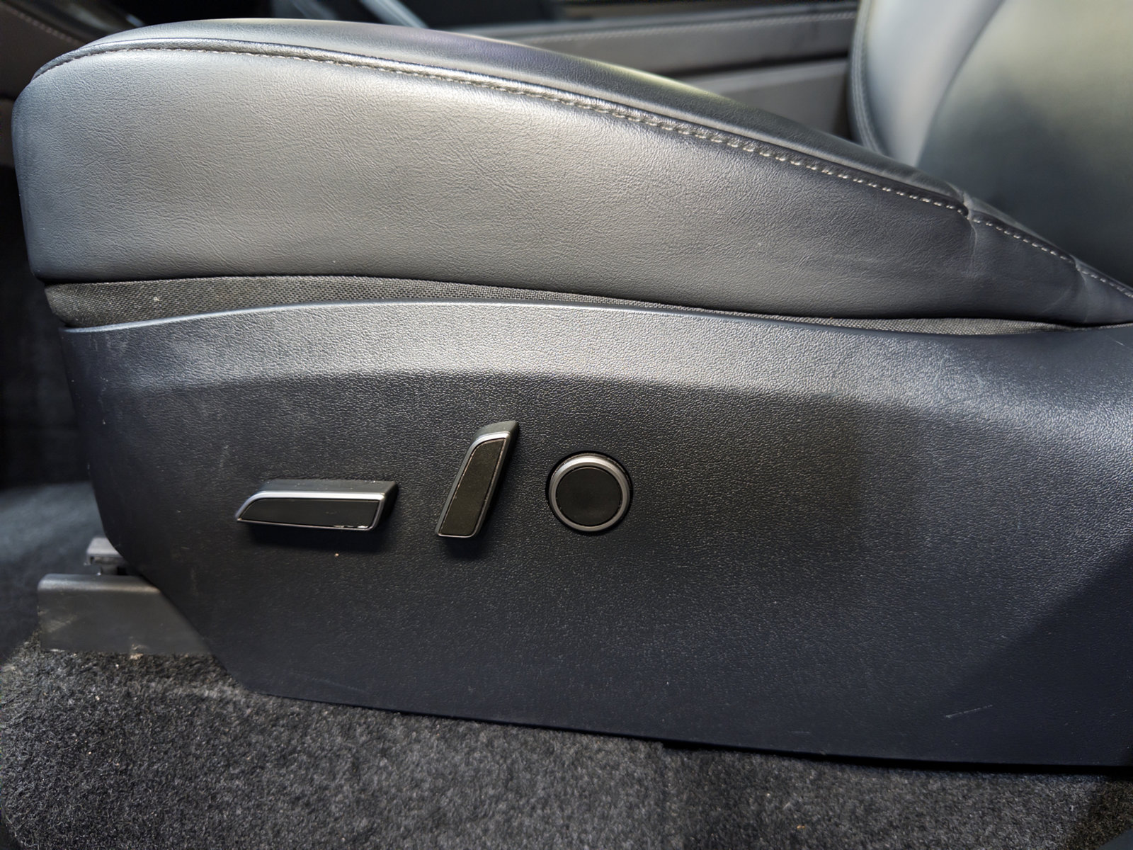 Used 2024 Tesla Model Y Performance AWD/4WD image 6