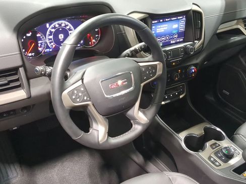 Used 2024 GMC Terrain Denali w/ Denali Premium Package AWD/4WD image 10