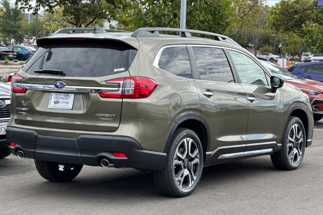 Used 2025 Subaru Ascent Touring AWD/4WD image 4