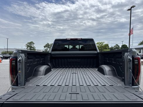 New 2026 GMC Sierra 2500 AT4 w/ AT4 Premium Plus Package AWD/4WD image 34