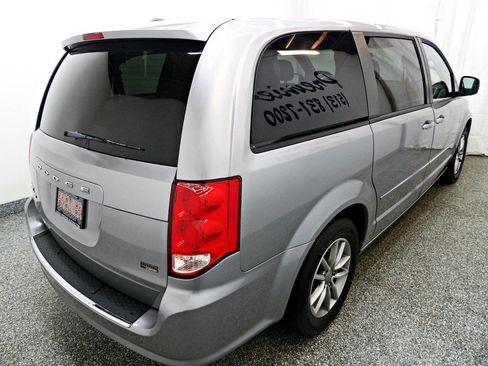 Used 2016 Dodge Grand Caravan SE image 6
