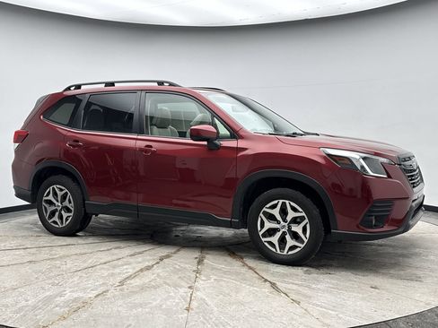 Used 2024 Subaru Forester Premium image 7