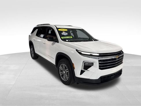 Used 2026 Chevrolet Traverse LT FWD image 11