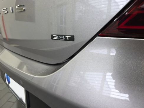 Used 2025 Genesis G70 3.3T Advanced RWD image 29