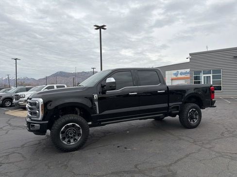 Used 2024 Ford F350 Platinum w/ Tremor Off-Road Package AWD/4WD image 16