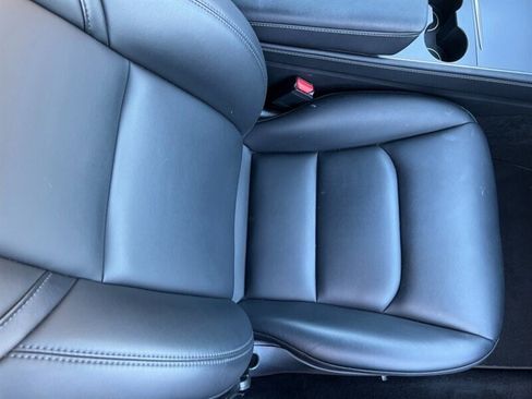 Used 2023 Tesla Model Y AWD image 39
