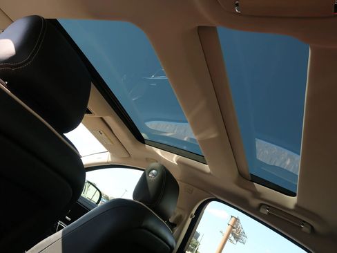 Used 2019 Jaguar XJ R-Sport image 50