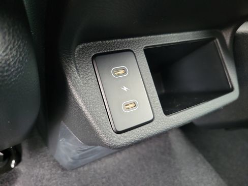 New 2025 Kia Seltos S image 32