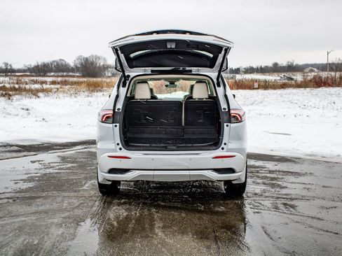 Used 2023 Buick Enclave Avenir w/ Avenir Technology Package image 7