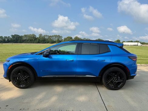 Used 2025 Chevrolet Equinox EV RS FWD image 11