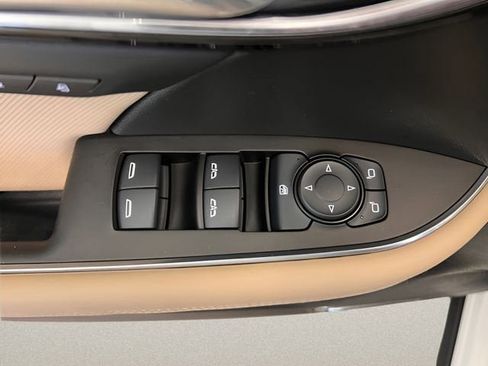 Used 2024 Buick Envision Preferred AWD/4WD image 19