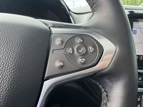 Used 2023 Chevrolet Traverse Premier image 32