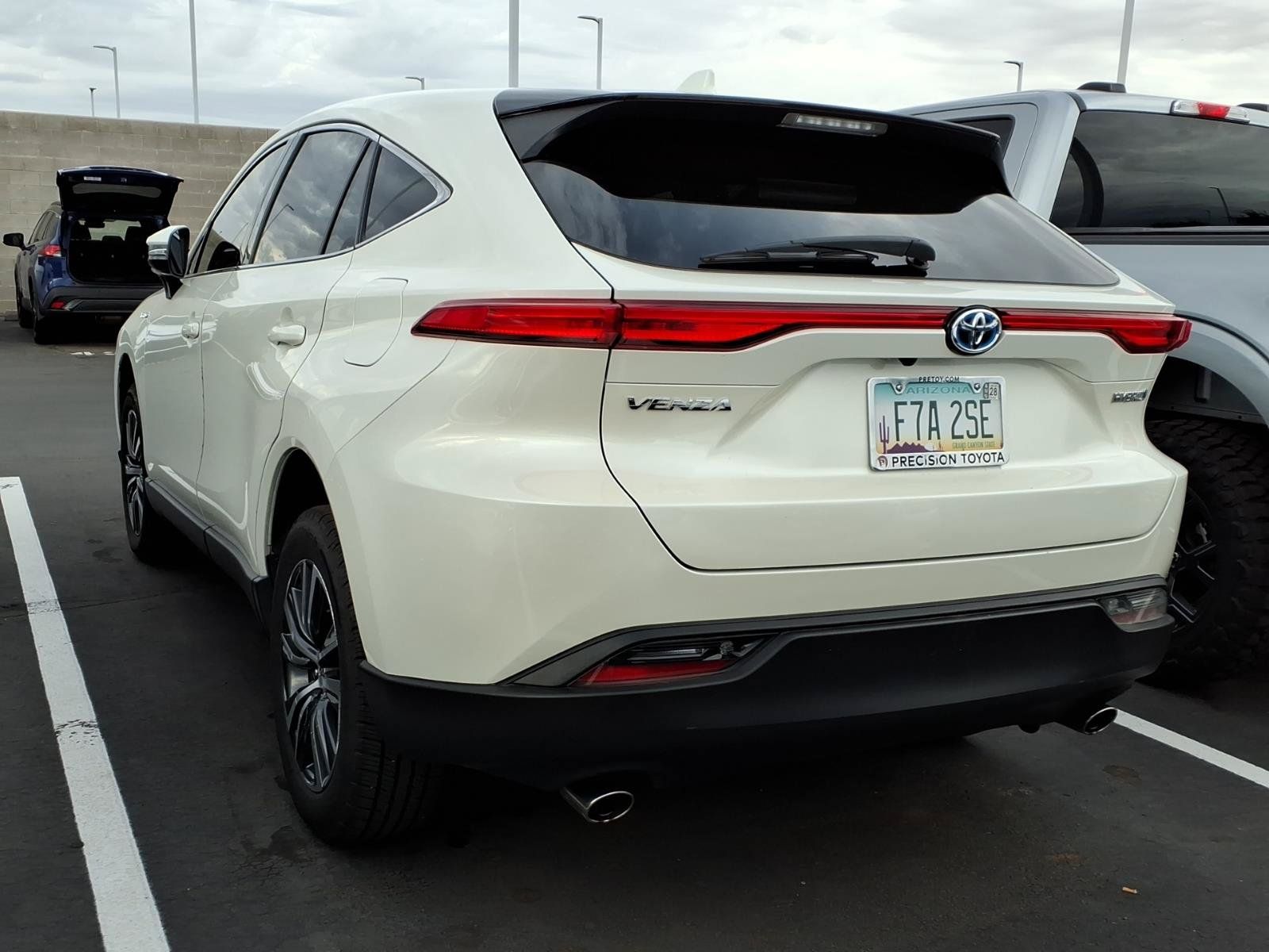 Used 2021 Toyota Venza LE w/ Carpet Mat Package (TMS) AWD/4WD image 3
