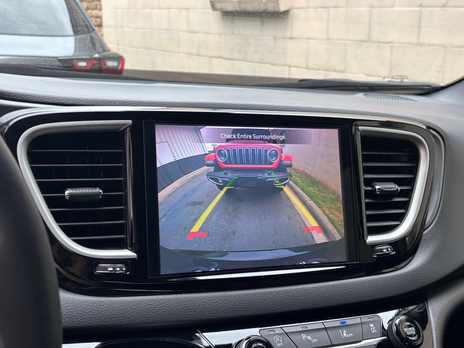 Used 2025 Chrysler Pacifica Select FWD image 26
