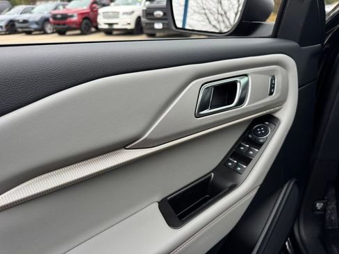 New 2026 Ford Explorer Active w/ Active Comfort Package image 19