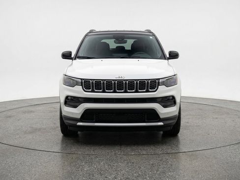 Used 2025 Jeep Compass Limited image 1