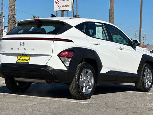 Certified 2026 Hyundai Kona SE image 4