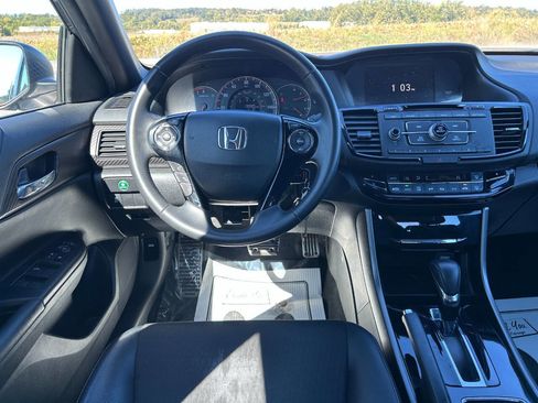 Used 2016 Honda Accord Sport image 17