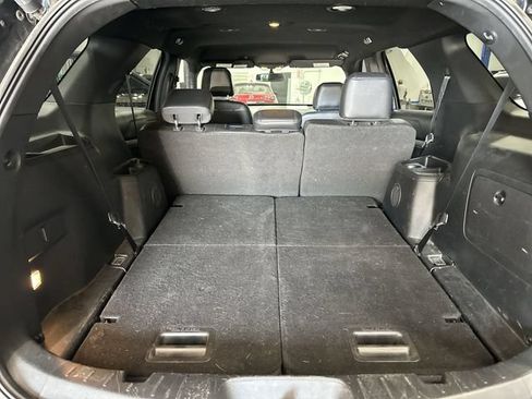 Used 2017 Ford Explorer XLT w/ Equipment Group 202A FWD image 26