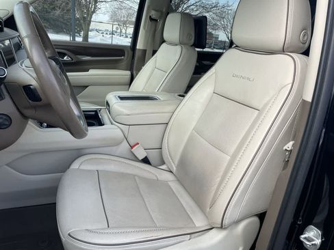 Used 2021 GMC Yukon XL Denali w/ Denali Ultimate Package image 12