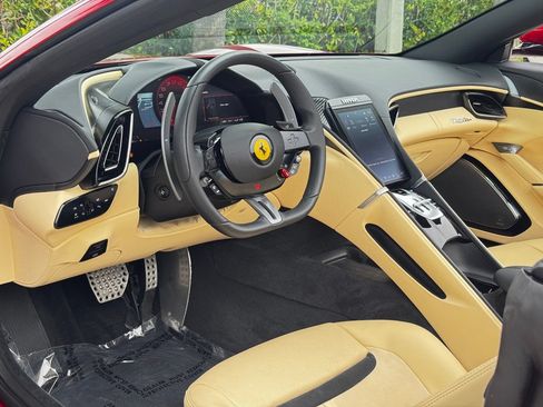 Used 2024 Ferrari Roma Spider RWD image 18