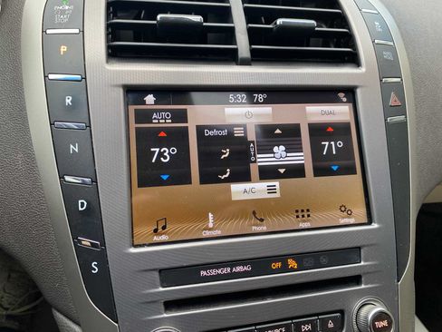 Used 2017 Lincoln MKZ Select FWD image 22