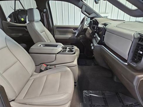 Used 2024 GMC Sierra 1500 SLT image 14