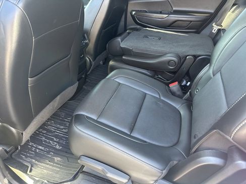 Used 2021 GMC Acadia SLT w/ Elevation Edition image 25