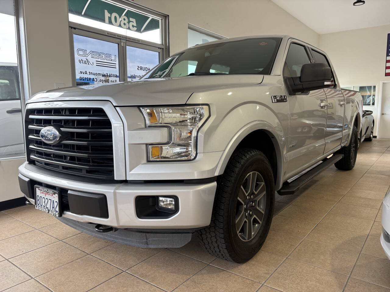 Used 2016 Ford F150 XLT w/ Equipment Group 302A Luxury AWD/4WD image 4