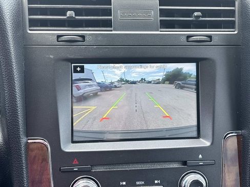 Used 2016 Lincoln Navigator L Select RWD image 21
