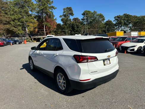 Used 2022 Chevrolet Equinox LS w/ LS Convenience Package image 6