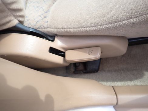 Used 1997 Ford Escort LX image 27