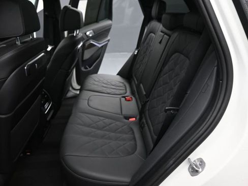Used 2024 BMW X5 xDrive50e image 15