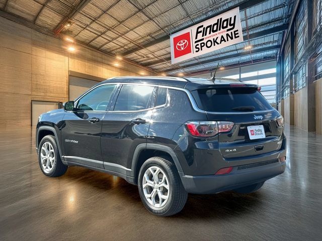 Used 2024 Jeep Compass Latitude AWD/4WD image 6